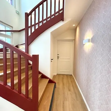Kemaris Aparthotel