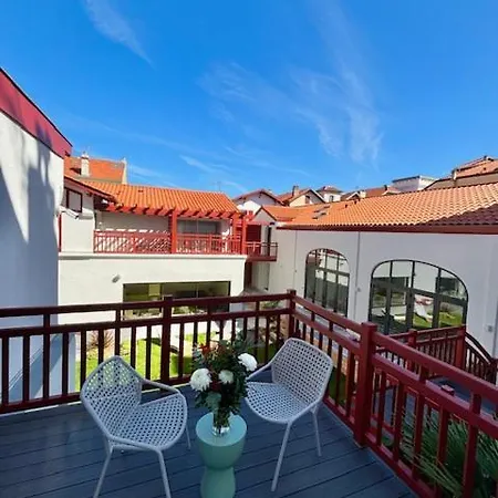 Kemaris 公寓式酒店